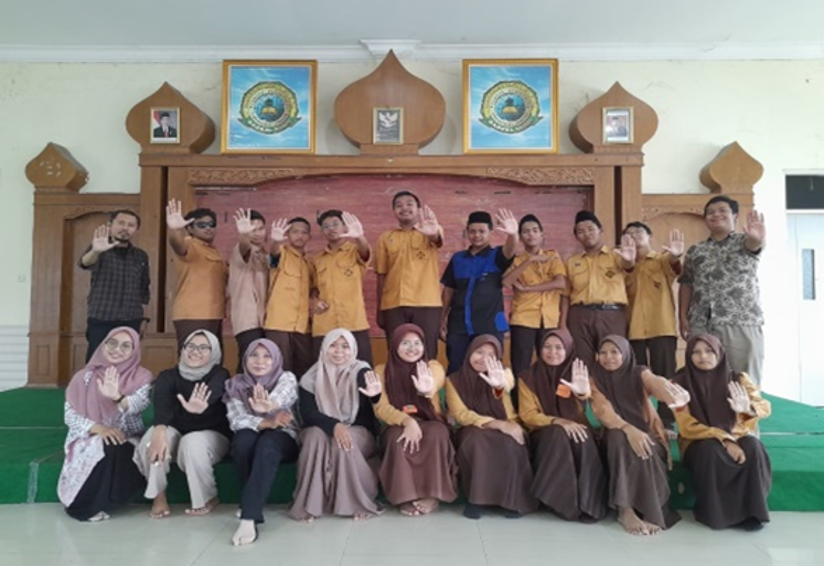 Memperluas Cakupan Hak Kesehatan Seksual dan Reproduksi melalui Pelatihan Konselor Sebaya di Pesantren (Jawa Timur)