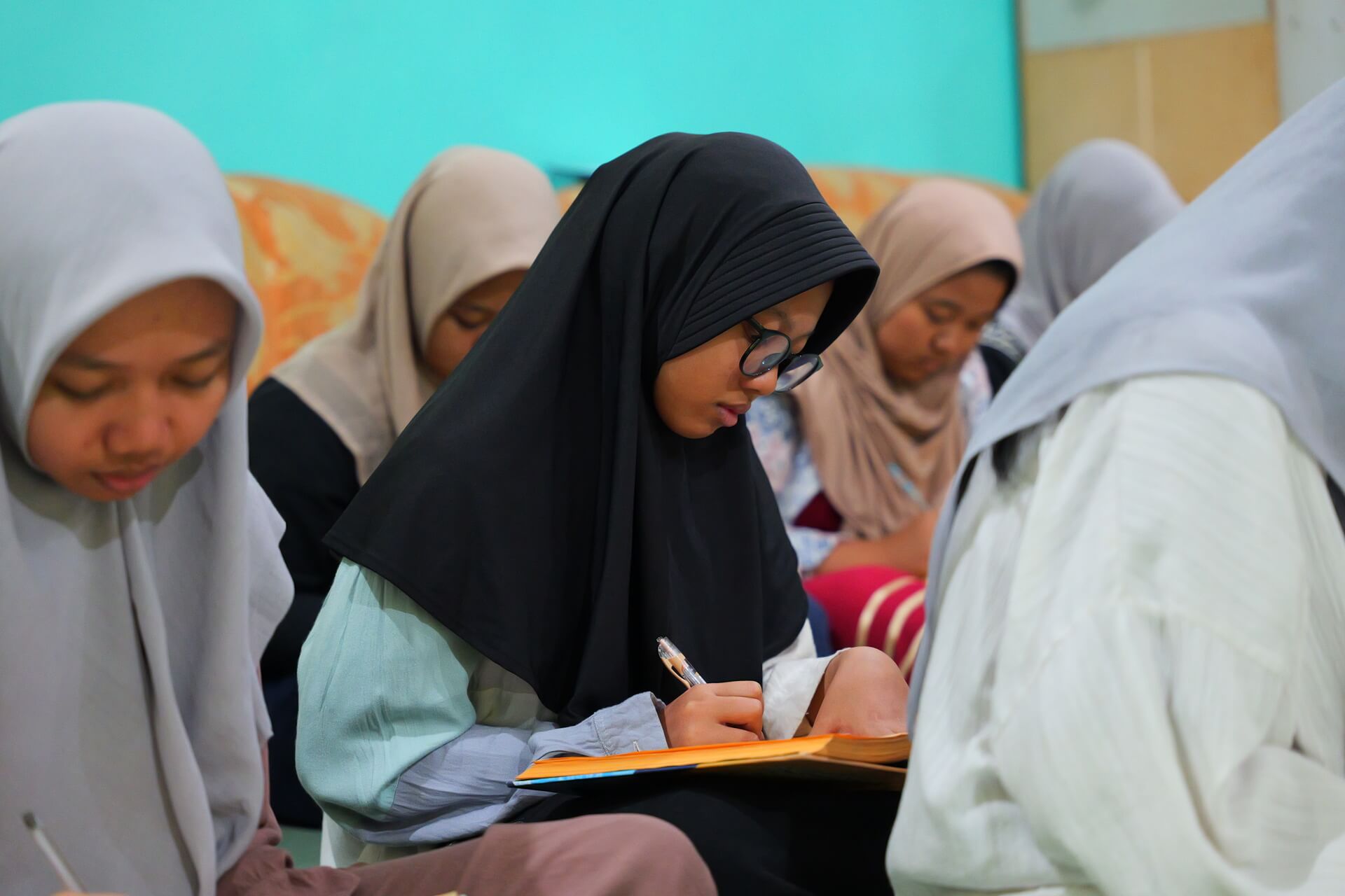 Saat Orang Muda Bersuara: Norma Lama Mulai Ditantang 3 - Gemilang Sehat Saat Orang Muda Bersuara_Norma Lama Mulai Ditantang_YGSI 2