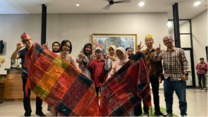 Pak Alpin: Kepala Desa Pendukung Masa Depan Orang Muda 2 - Gemilang Sehat Alpin2 - Gemilang Sehat